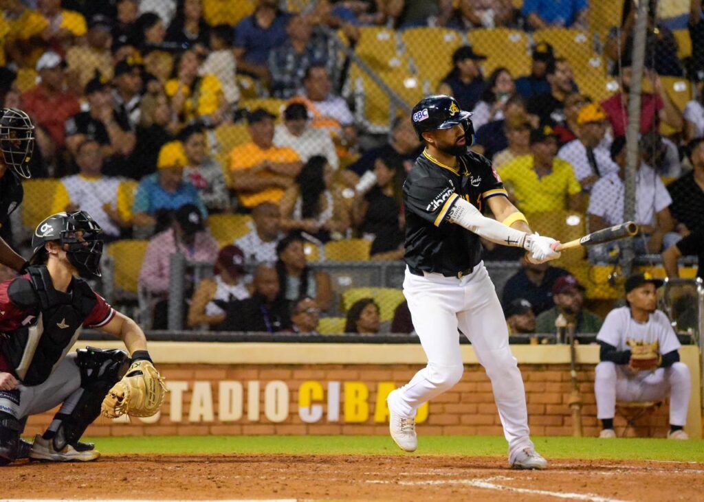 aguilas-cibaenas-vencen-gigantes-y-siguen-imbatibles-en-la-casa