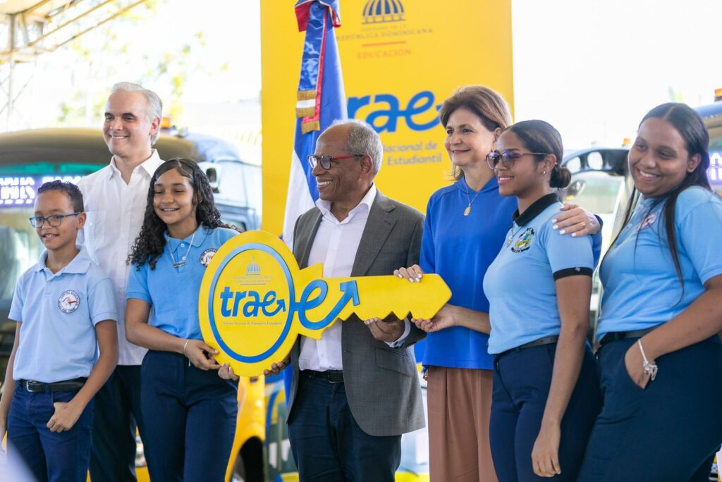 transporte-estudiantil-ha-generado-mas-de-rd$12,000-millones-en-ahorros-para-las-familias