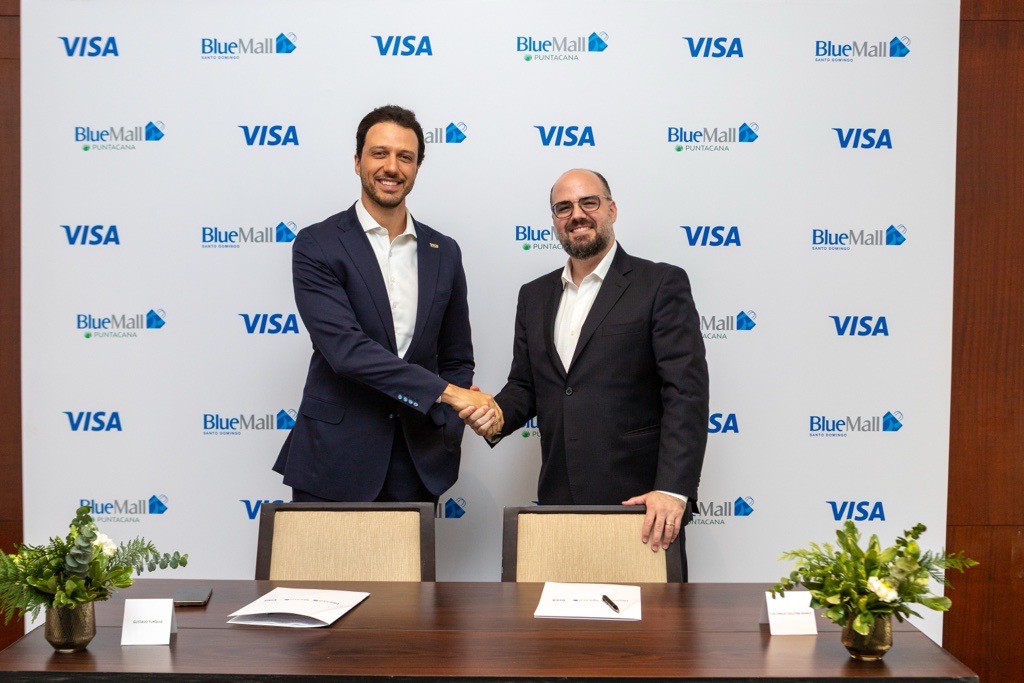 visa-y-bluemall-firman-acuerdo-en-beneficio-de-usuarios-que-utilicen-tarjeta-visa-en-el-centro-comercial
