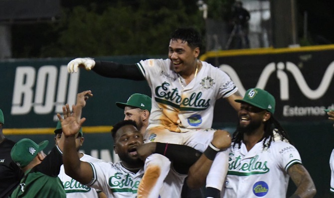 las-estrellas-derrotan-dos-veces-al-licey-y-escalan-al-tercer-lugar