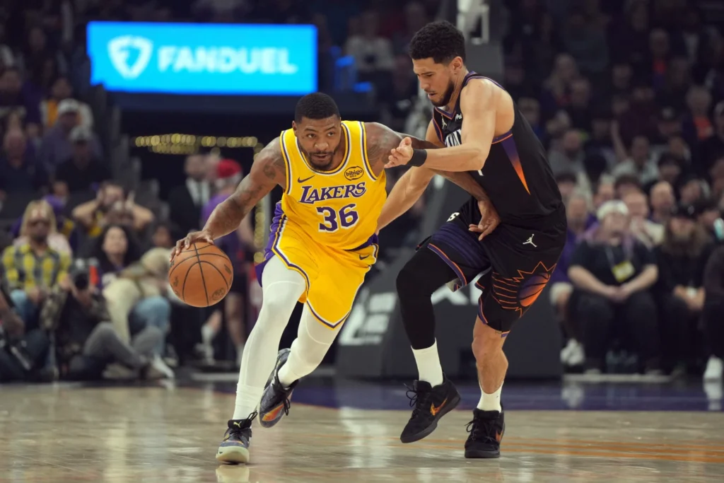 dillon-brooks-anota-25;-los-suns-dominan-a-unos-lakers-sin-luka-y-ganan-132-108