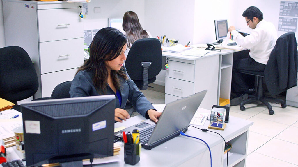 mujeres-les-ganan-espacio-a-los-hombres-en-mercado-laboral-formal