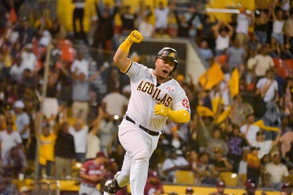 sencillo-ganador-de-julio-rodriguez-y-lluvia-de-jonrones-en-triunfo-aguilucho-ante-gigantes