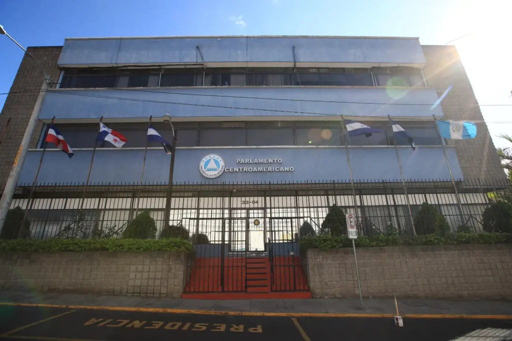 parlacen-se-solidariza-con-venezuela;-pide-transicion-pacifica-y-liberacion-de-presos-politicos