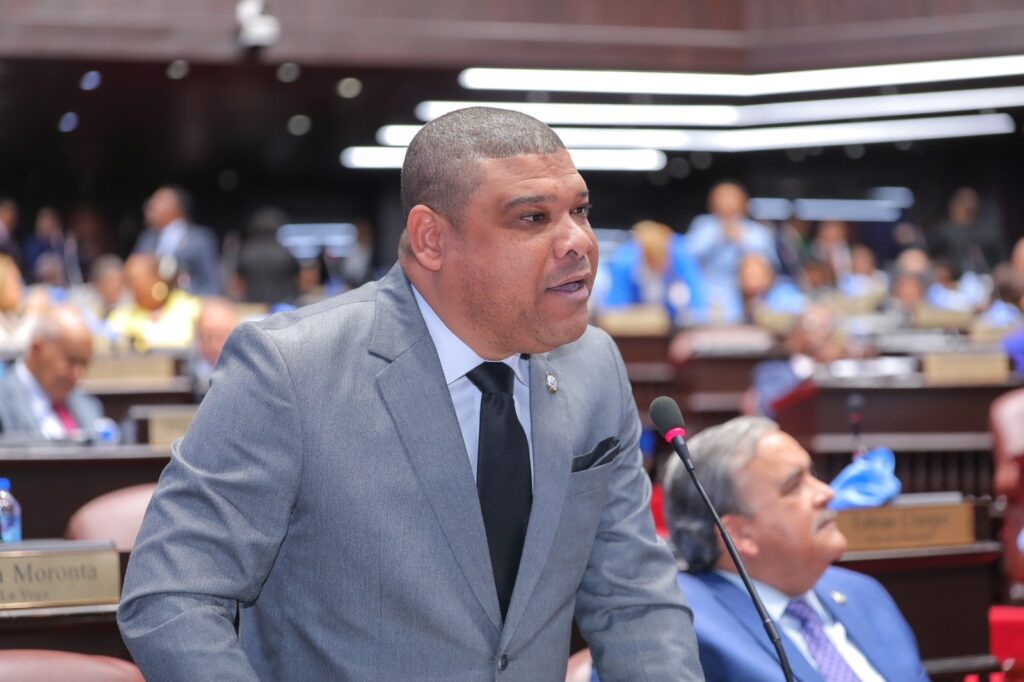 ramon-raposo-pide-a-abinader-intervenir-santo-domingo-norte-ante-vertederos-improvisados