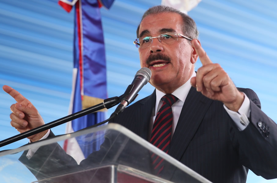 danilo-medina-afirma-pais-atraviesa-una-“quiebra-tecnica”-por-endeudamiento-del-gobierno