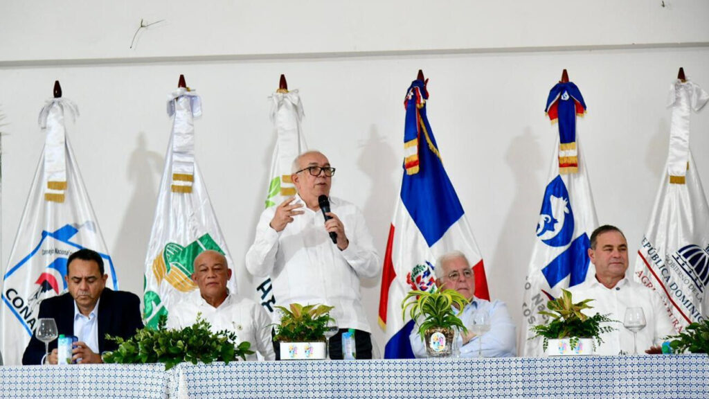 banco-agricola-anuncia-prestamos-con-tasa-del-6%-en-la-feria-agropecuaria-2026