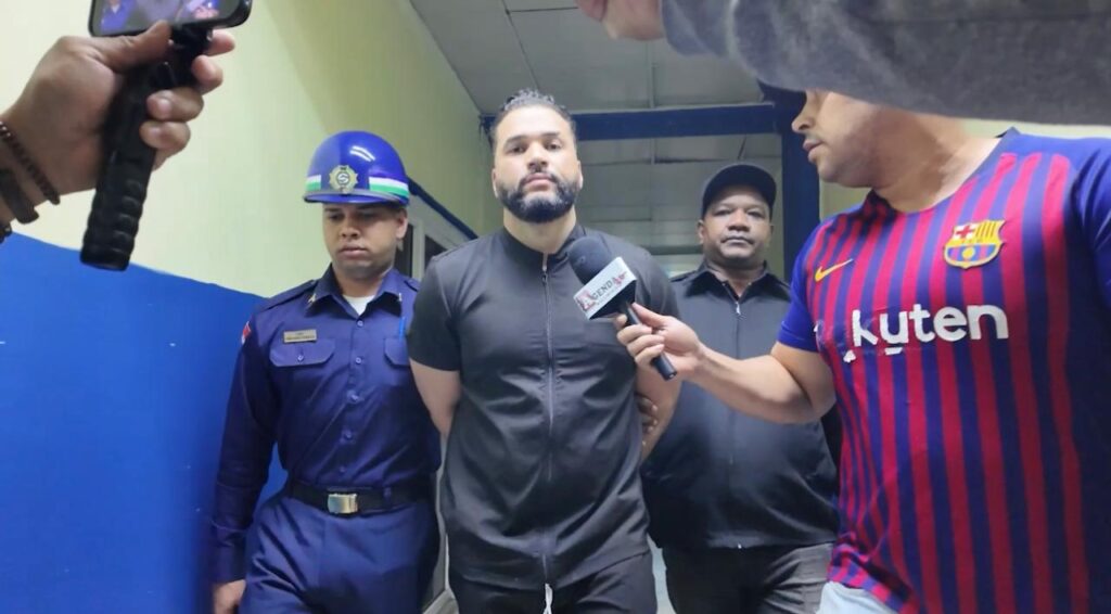 video:-arrestan-medico-por-presunto-abuso-sexual-contra-paciente-en-policlinica-de-sfm