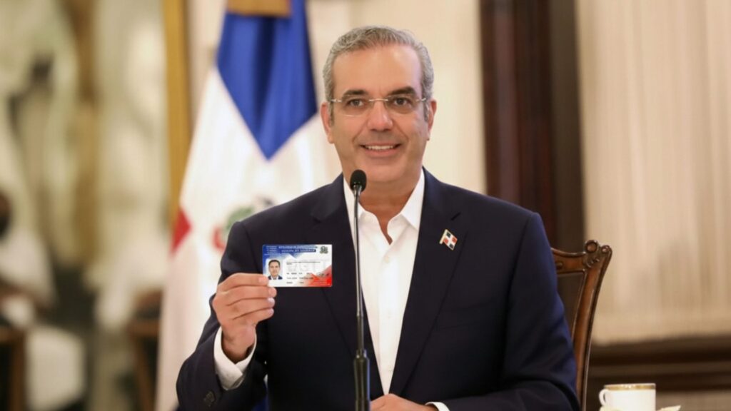 presidente-luis-abinader-recibira-este-26-de-febrero-la-nueva-licencia-de-conducir