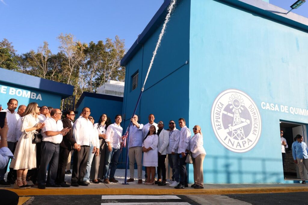 presidente-luis-abinader-y-wellington-arnaud-inauguran-acueducto-de-moncion,-santiago-rodriguez