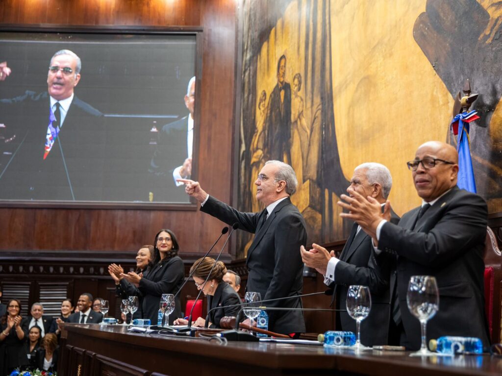 abinader-fortalece-frontera-y-fuerzas-armadas-con-us$300-millones-en-inversion-privada