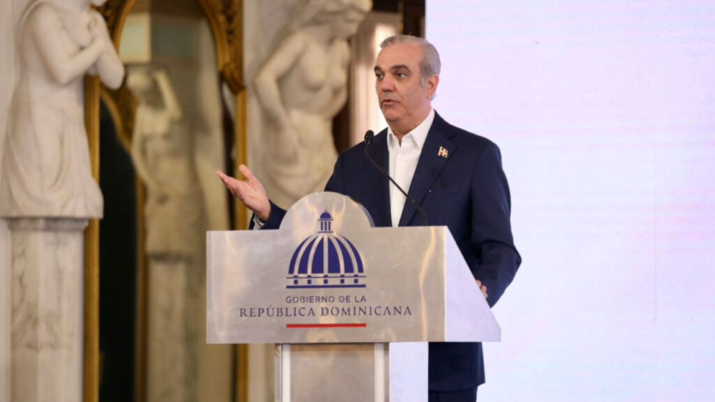 abinader-llama-a-sacrificio-responsable-y-destaca-fortaleza-economica-del-pais