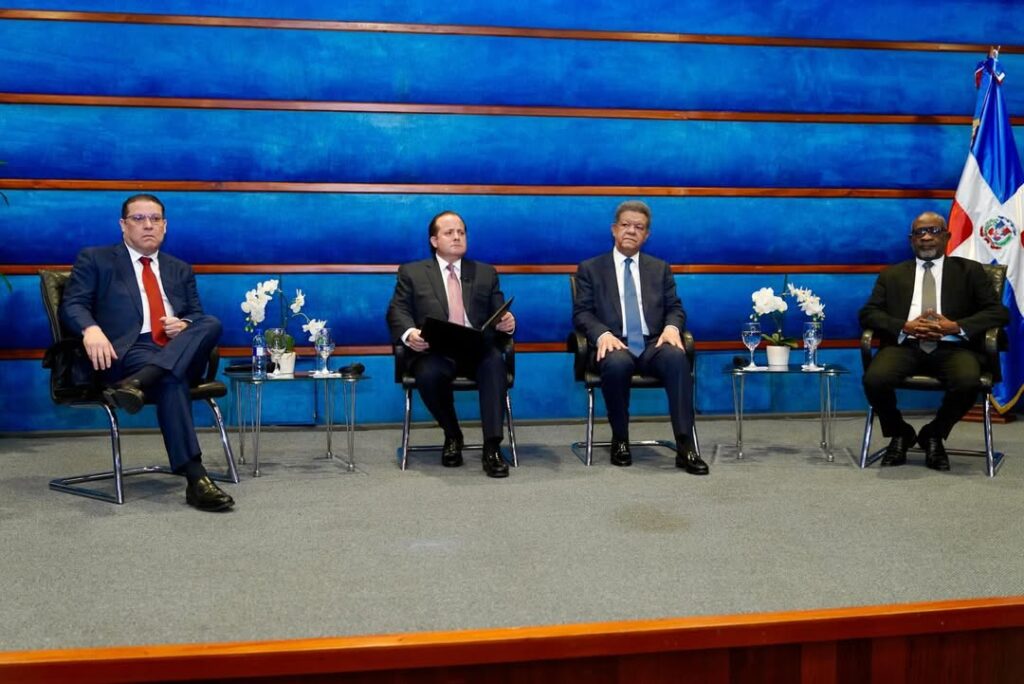 leonel-fernandez-pide-que-sacrificios-ante-crisis-recaigan-en-el-gobierno