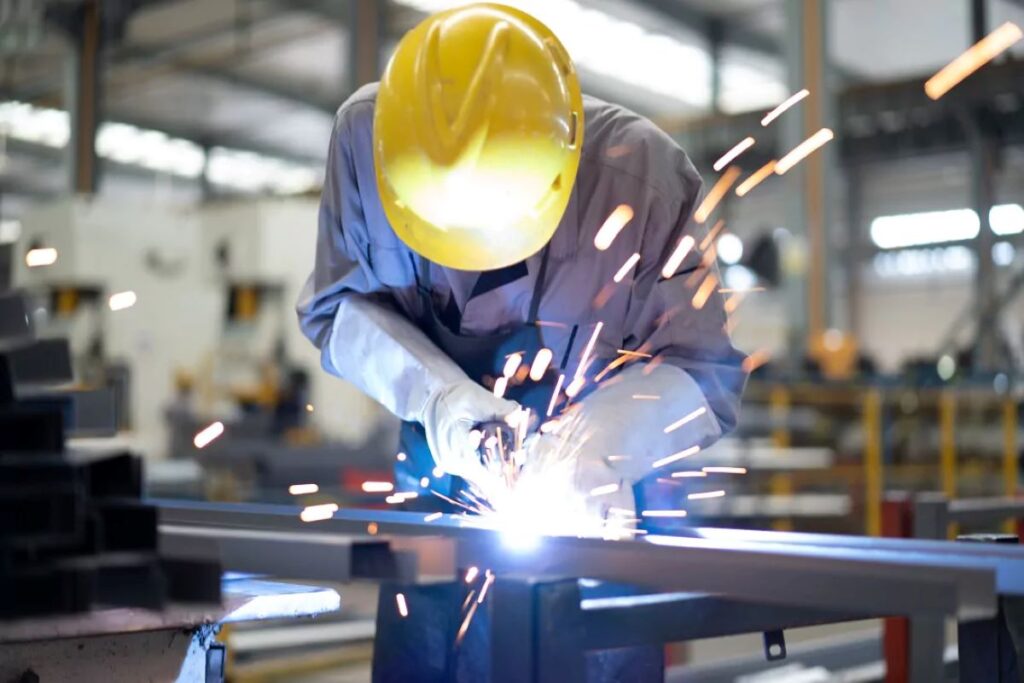 industria-de-maquinaria-mantiene-aportar-rd$2,292-millones-al-fisco-entre-2020-2024
