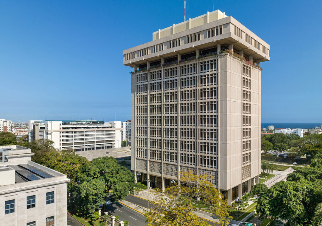 bcrd-informa-que-la-economia-dominicana-registro-un-aumento-interanual-de-118,631-nuevos-ocupados-netos-en-el-primer-trimestre-de-2026