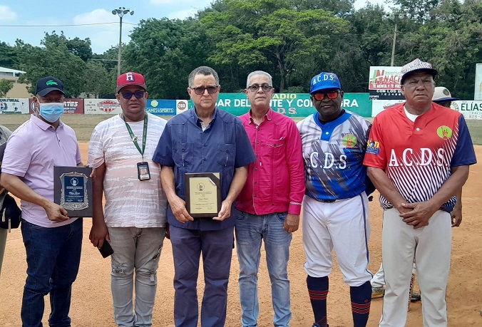 acds-con-intensa-jornada-de-softbol-en-el-estadio-cesar-delmonte-y-consuegra*- 