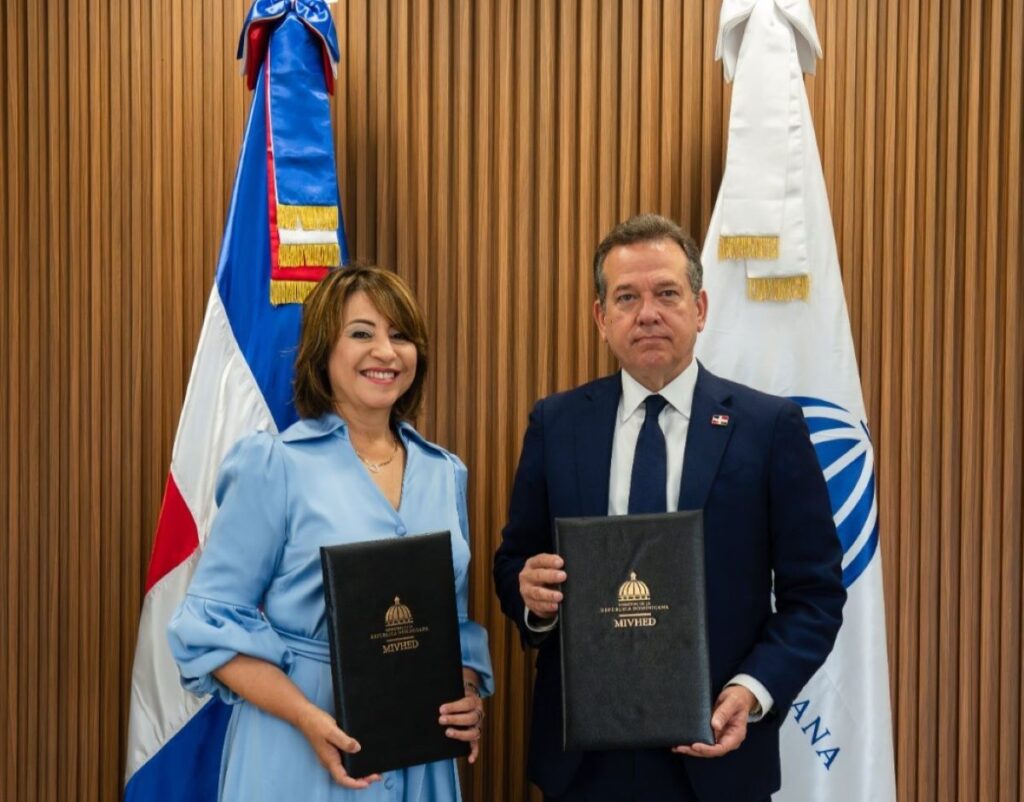 mivhed-y-sector-financiero-impulsan-mecanismo-que-facilitara-acceso-a-vivienda-a-familias-sin-historial-crediticio