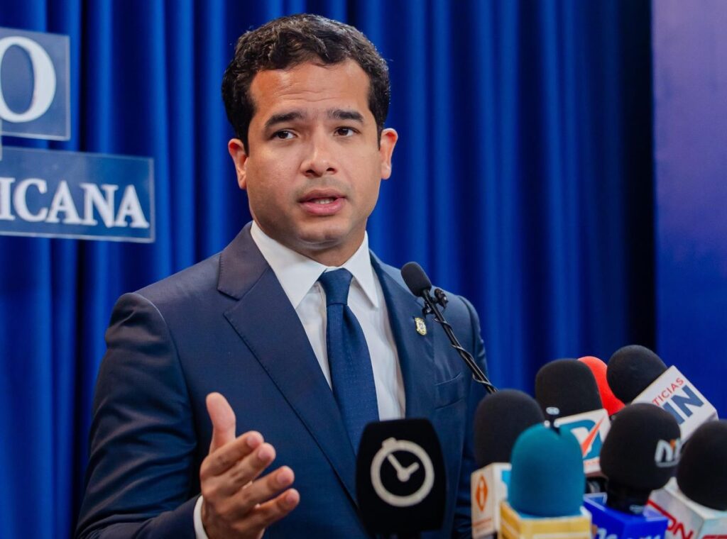 omar-fernandez-sobre-indexacion-salarial:-“la-ley-habla-de-rd$52-mil,-no-menos”