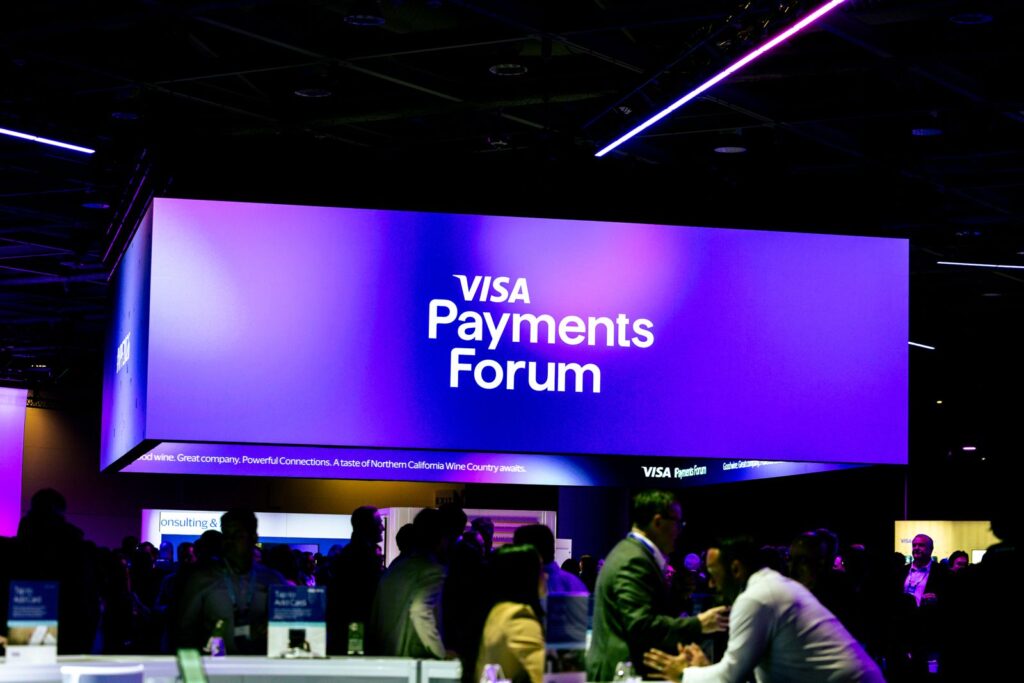 visa-anuncia-nuevas-innovaciones-en-ia,-stablecoins-y-tokens-para-impulsar-un-comercio-inteligente