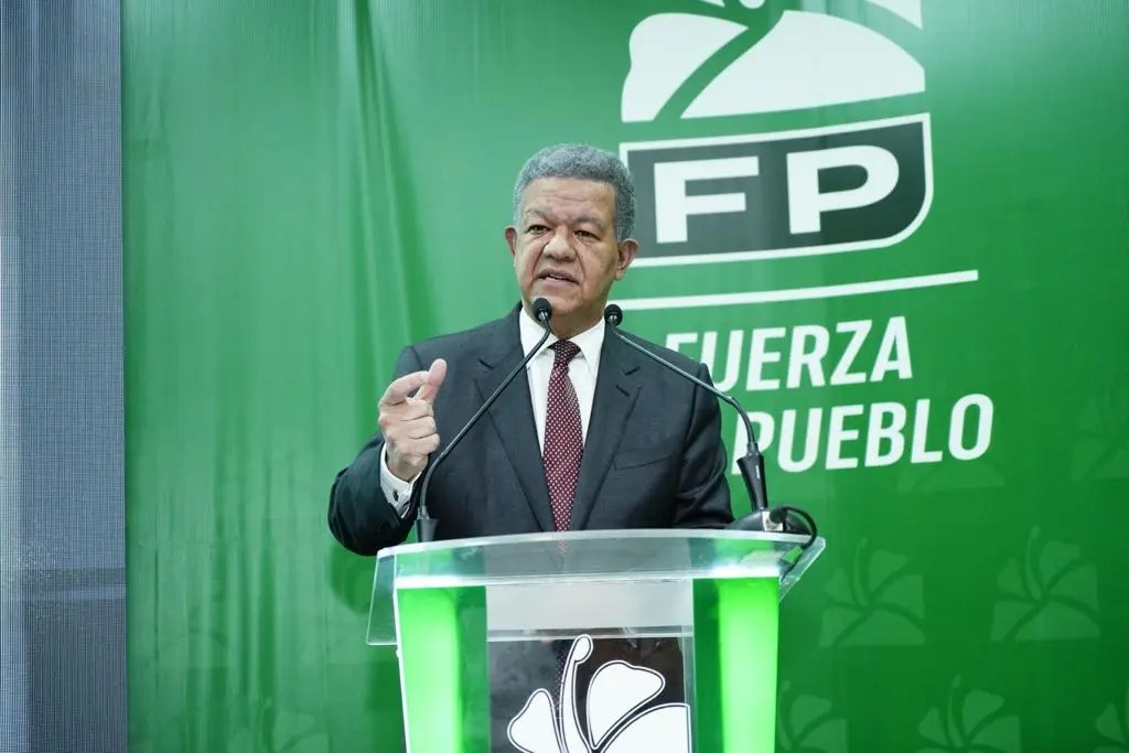 leonel-fernandez-dice-la-fp-es-“la-ultima-esperanza-de-rd”-y-critica-colapso-servicios-publicos