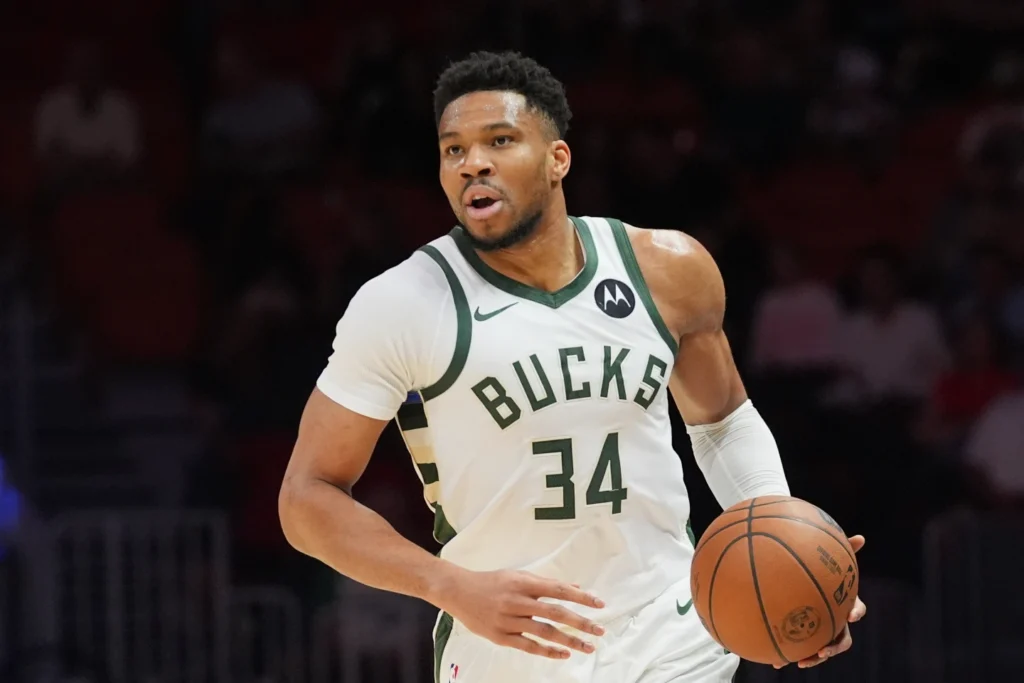 giannis-antetokounmpo-sera-cambiado-al-heat-en-un-acuerdo-de-gran-impacto,-segun-fuente-de-ap.