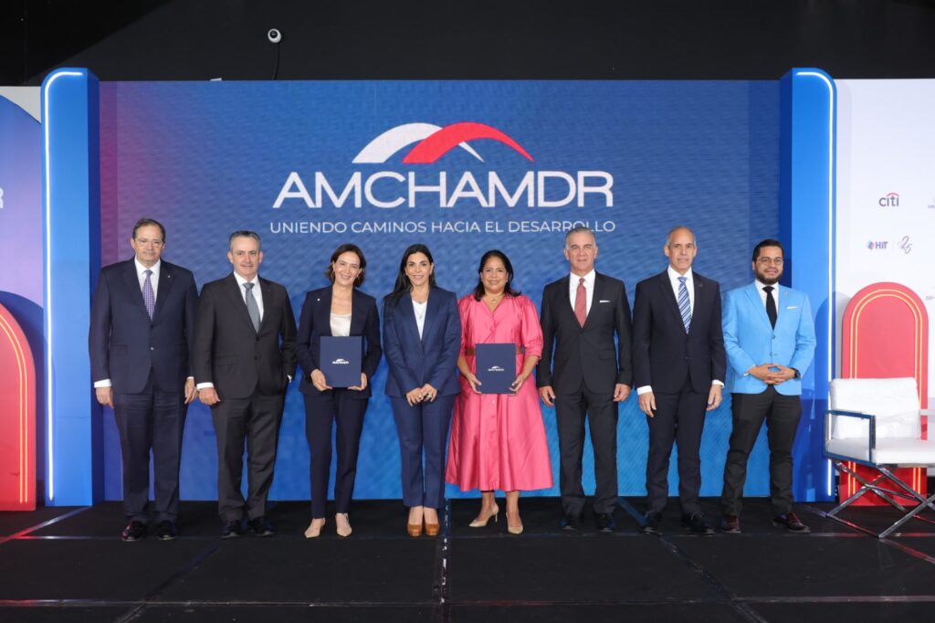 grupos-bid-y-banco-mundial-analizan-perspectivas-de-republica-dominicana-durante-almuerzo-de-amchamdr