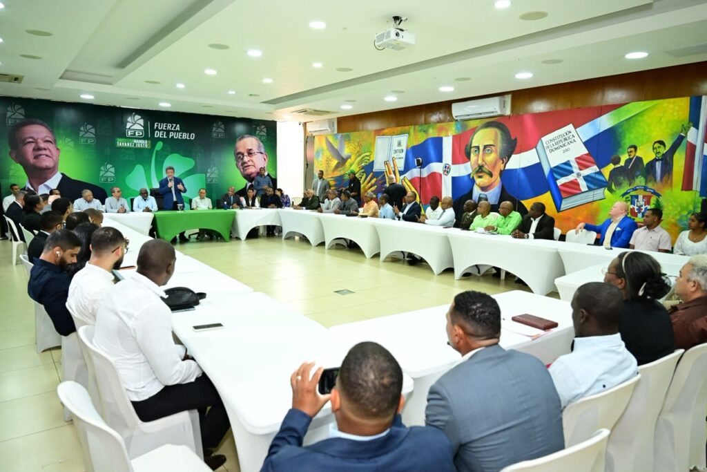 leonel-fernandez-y-la-fp-se-movilizan-este-sabado-y-domingo-con-amplia-agenda-politica