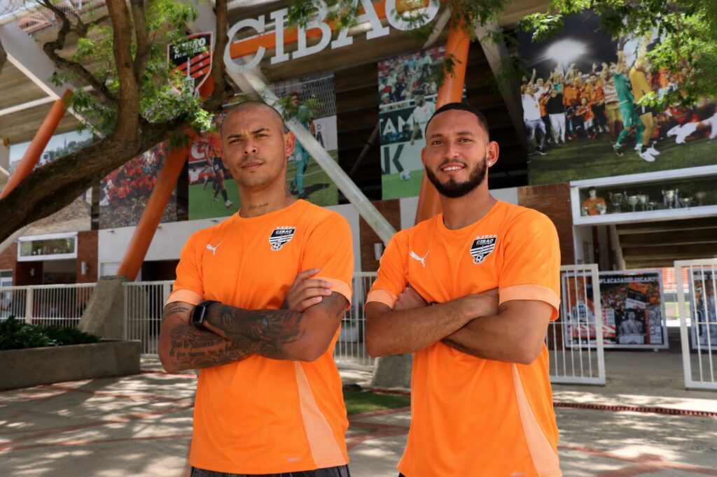 cibao-fc-potencia-su-ataque-con-diego-ledesma-y-juan-angeles-recibidos