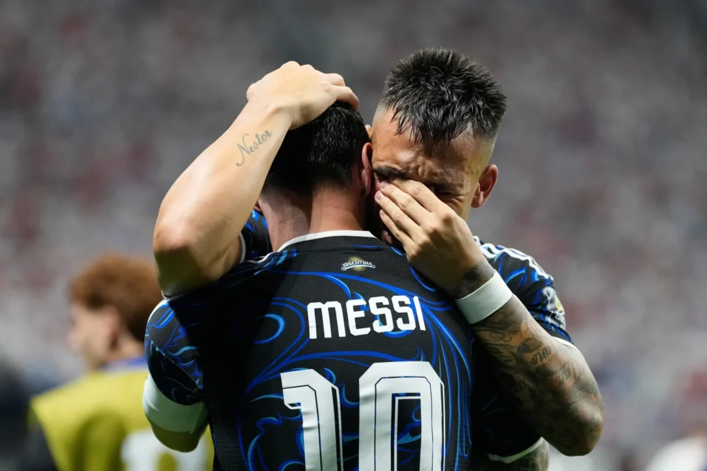 messi-fue-clave:-argentina-revive-en-el-final,-derrota-a-inglaterra-y-avanza-a-la-final-del-mundial