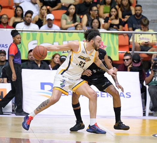 metros-imponen-su-defensa-y-mantienen-viva-la-final-ante-los-gigantes