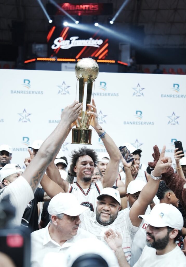 gigantes-vencen-a-los-metros-y-se-proclaman-campeones-de-la-lnb