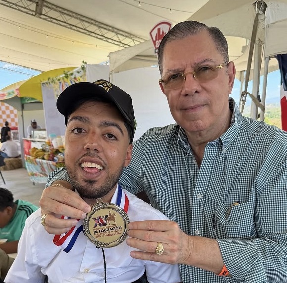 carlos-daniel-se-corona-en-mundial-de-equitacion