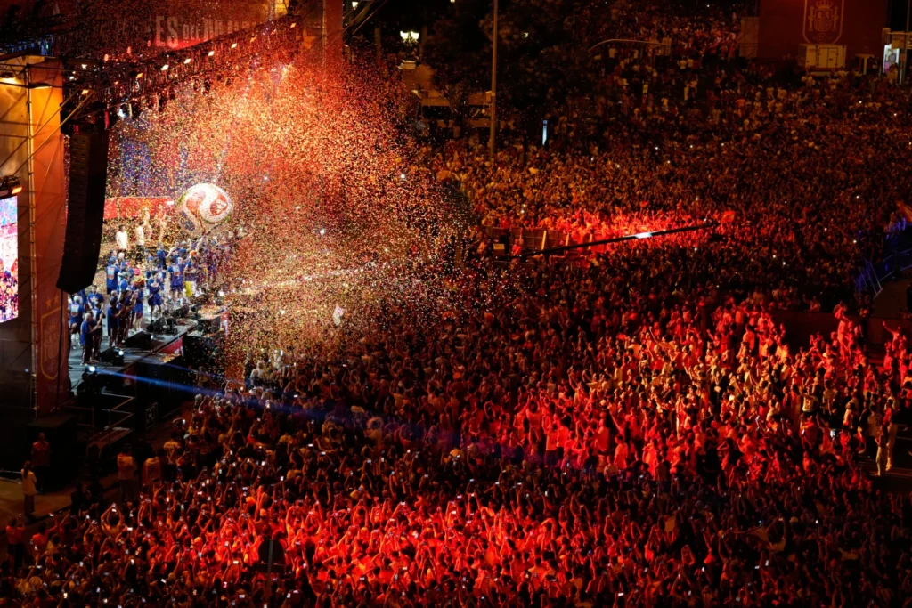espana-recibe-a-sus-campeones-con-una-multitud-de-2-milloes-en-madrid