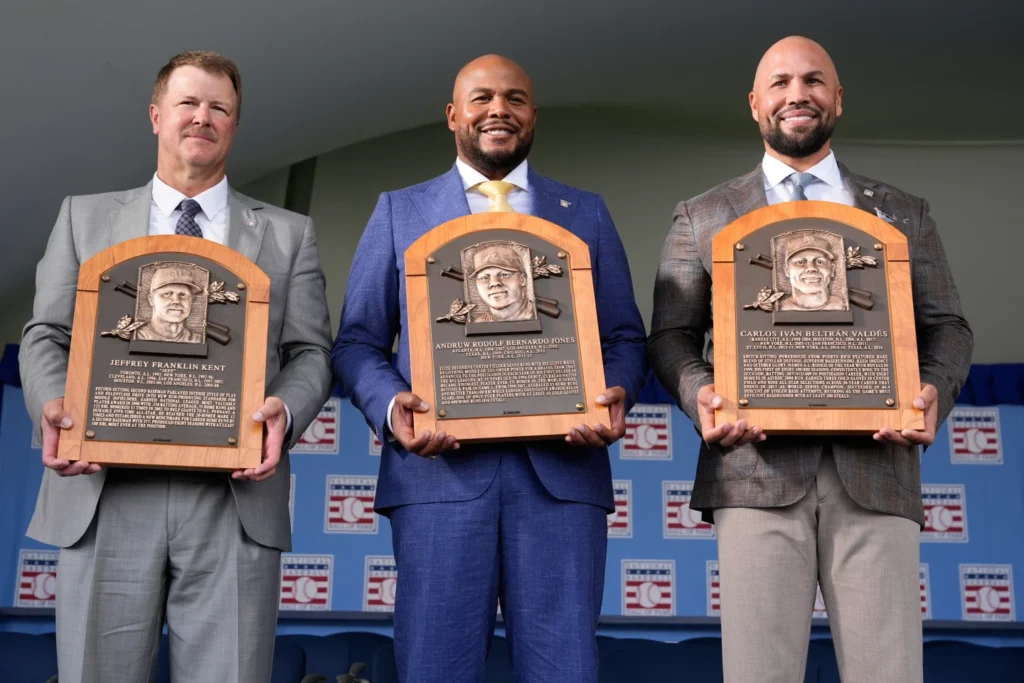 beltran,-jones-y-kent-exaltan-sus-raices-y-a-sus-familias-en-cooperstown