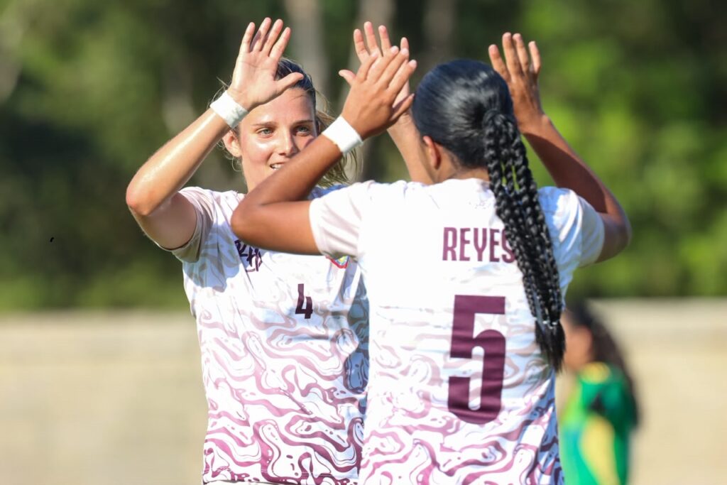 colombia-y-venezuela-debutan-con-goleadas-en-el-futbol-femenino-jcc