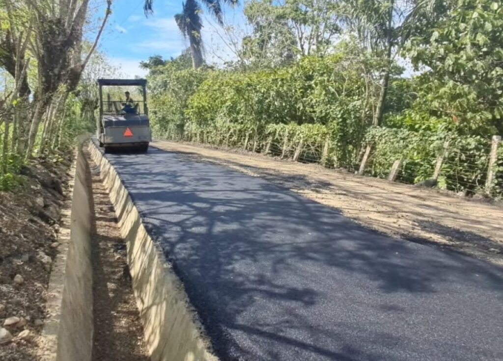 dos-proyectos-viales-concentran-el-51.3%-de-la-inversion-publica-en-hermanas-mirabal