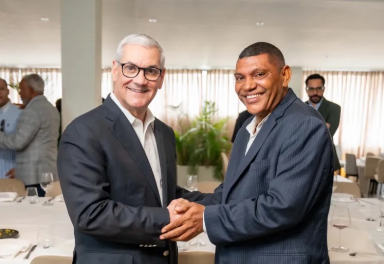 aspirante-presidencial-del-pld-mario-bruno-gonzalez-desiste-sus-aspiraciones-y-se-integra-al-proyecto-presidencial-de-gonzalo