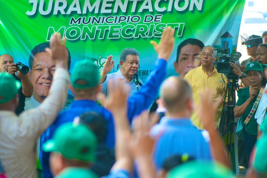 leonel-inicia-en-montecristi-consultas-con-sectores-productivos-del-pais