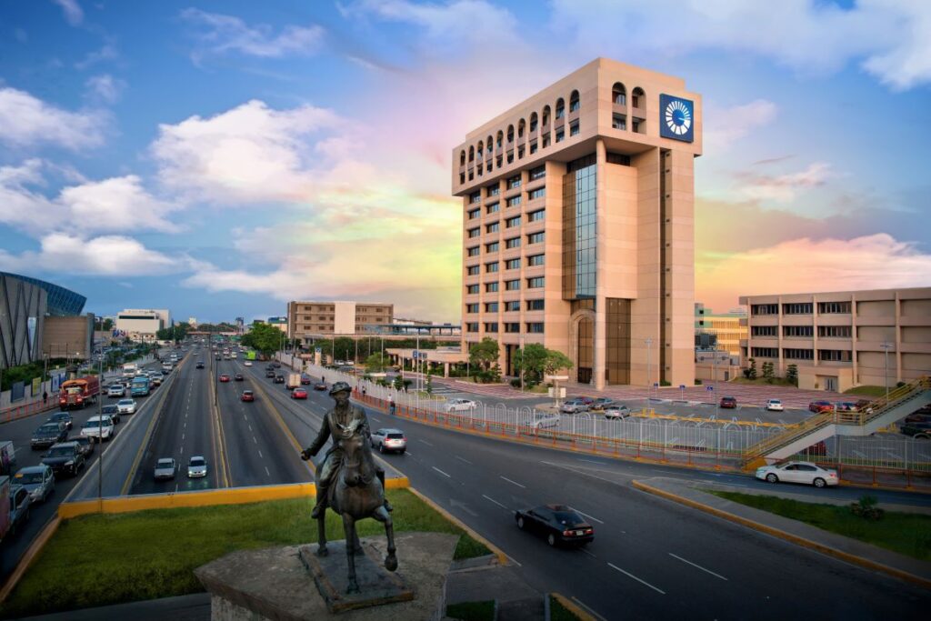 banco-popular-informa-que-escala-17-posiciones-en-los-mil-mejores-bancos-del-mundo