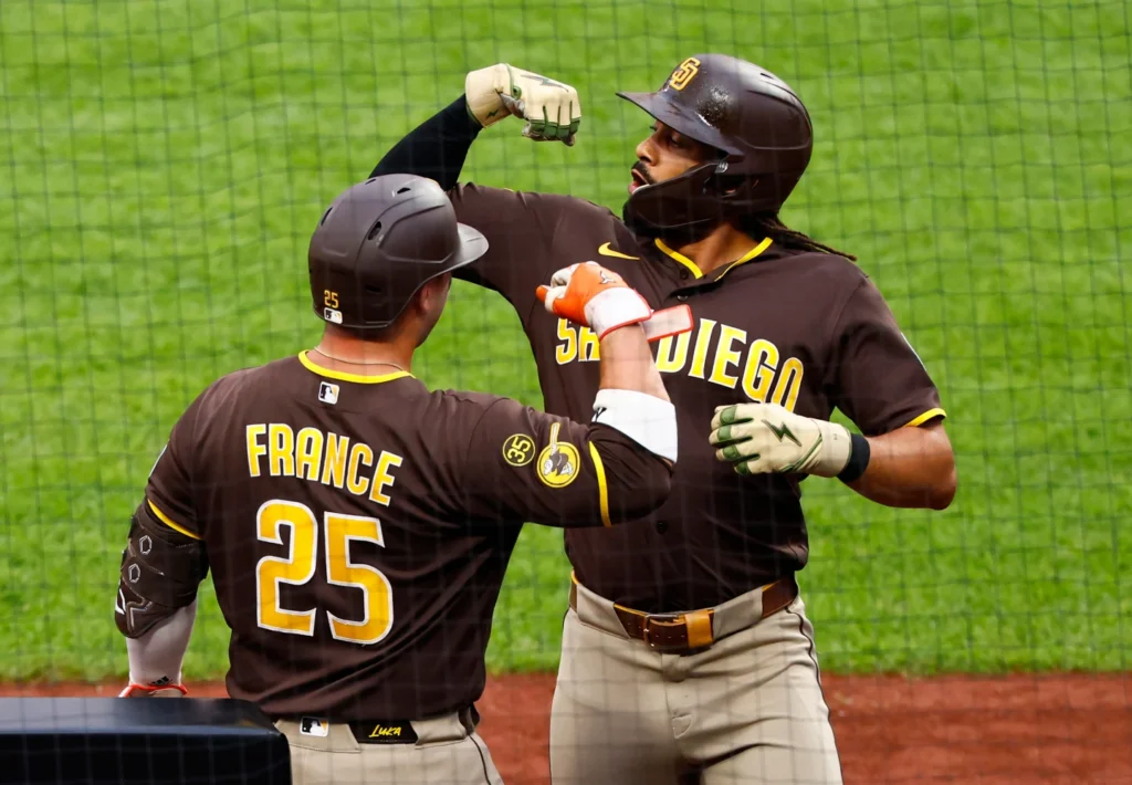 tatis-prefiere-robar-jonrones-antes-que-conectarlos-en-triunfo-de-padres-sobre-mets