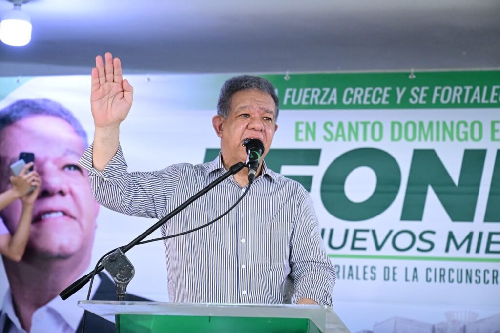 leonel:-sde-vive-“tormenta-perfecta”-con-apagones,-falta-de-agua-y-acumulacion-de-basura