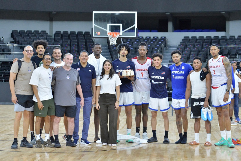 che-garcia-asume-entrenamientos-seleccion-basket-para-la-cuarta-ventana-clasificatoria