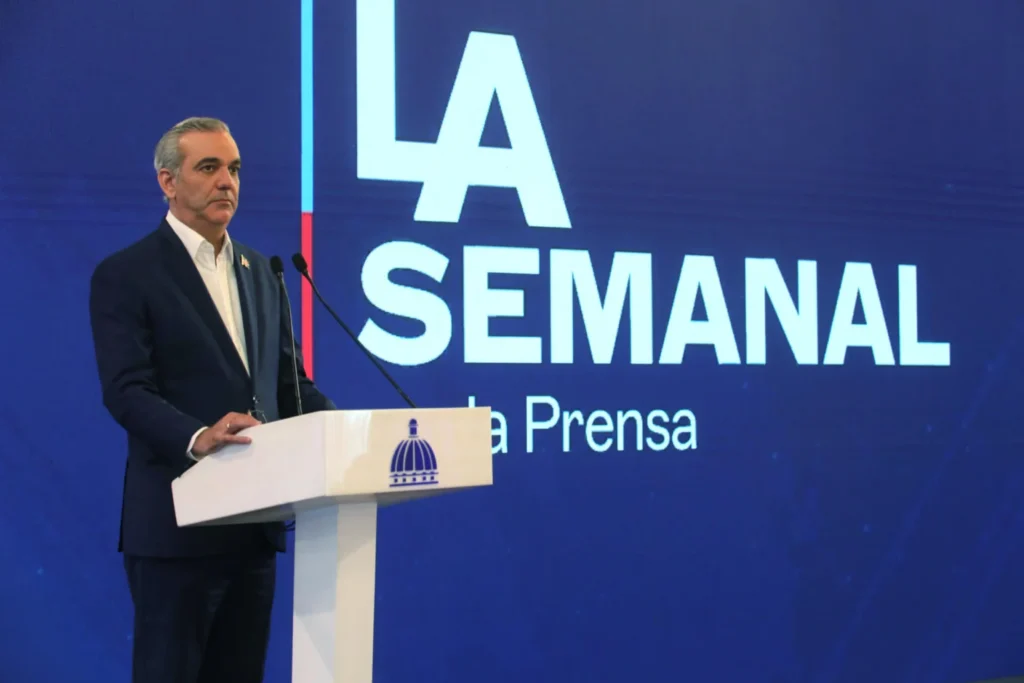 reportaje-tras-una-larga-pausa,-vuelve-la-semanal;-retorno-coincide-con-baja-popularidad-del-gobierno