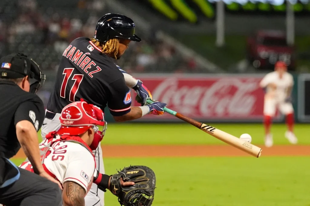 ramirez-remolca-cinco-y-cleveland-completa-gran-remontada