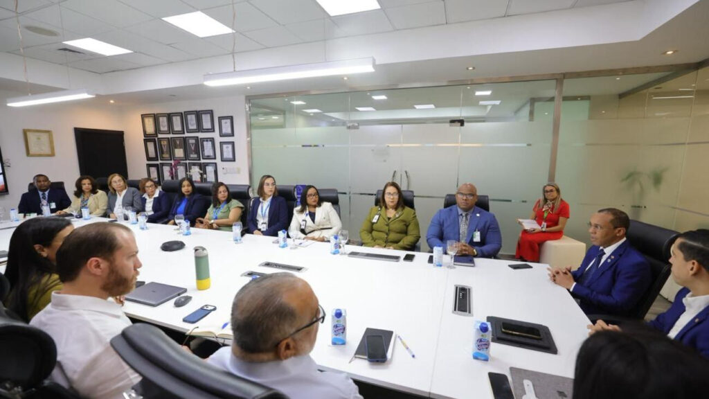 contraloria-y-senasa-coordinan-acciones-para-mayor-control-y-fiscalizacion-de-los-procesos-misionales