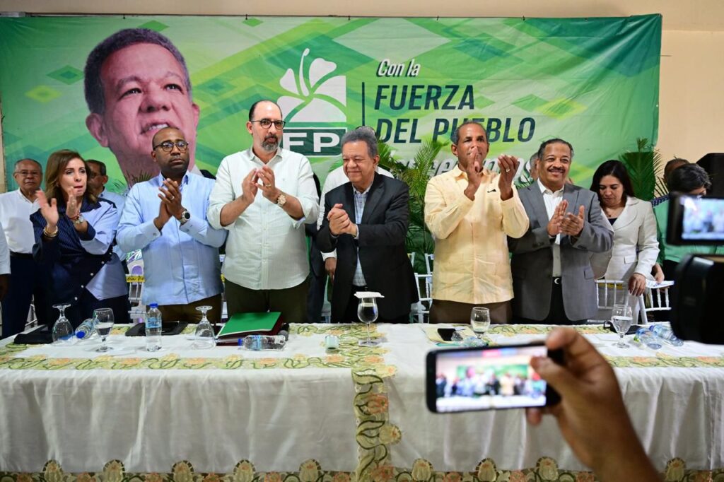 leonel-fernandez-encabeza-asambleas-provinciales-en-despliegue-nacional-de-la-fuerza-del-pueblo