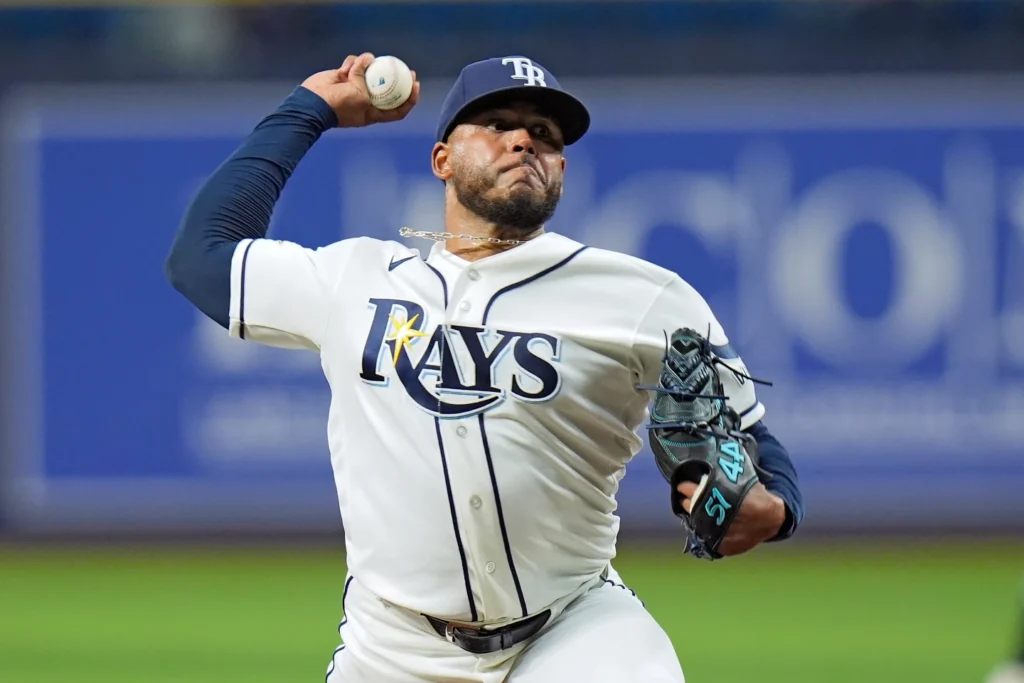 freddy-peralta-“dio-a-beber-la-cicuta”a-su-antiguo-equipo-y-los-rays-se-impousieron-a-los-mets