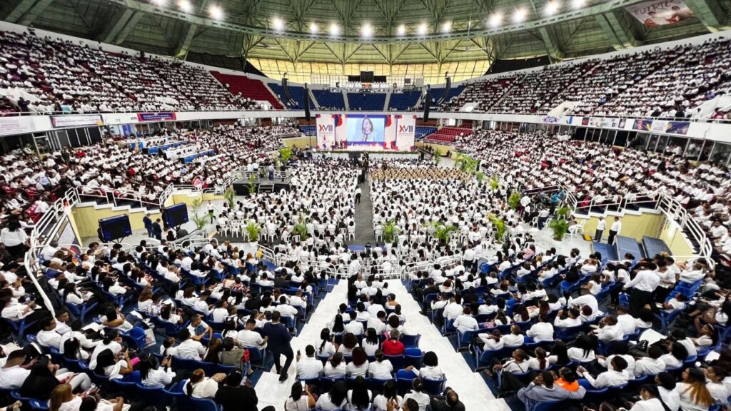 entre-2020-y-2025,-solo-se-graduo-el-49%-de-los-becados-en-ingles-por-inmersion