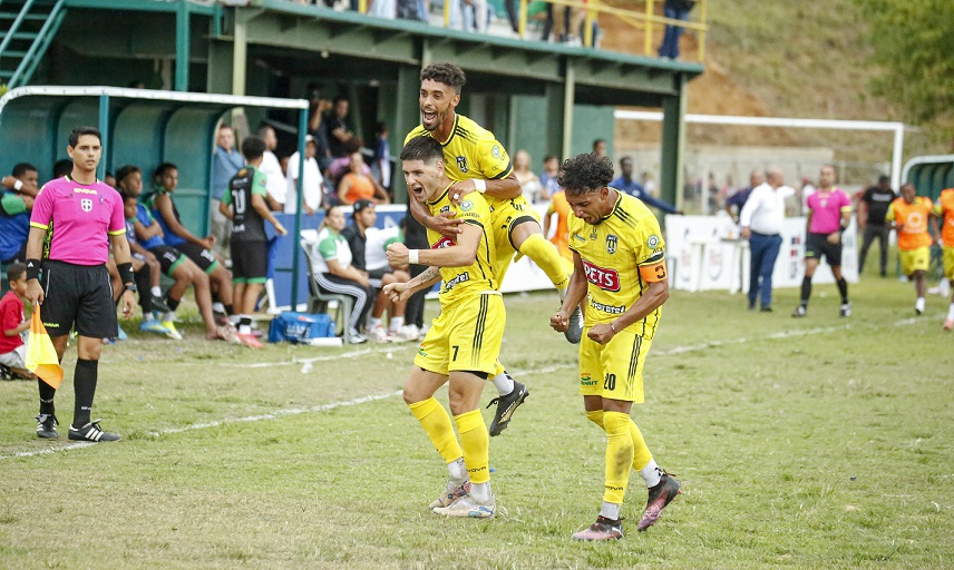 jorge-comas-sentencia-a-jarabacoa-y-mantiene-invicto-al-moca-fc
