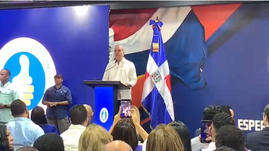 presidente-abinader-busca-convertir-el-prm-en-escuela-de-gobernanza-politica-y-etica